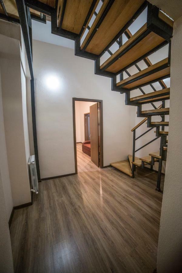 Your Apartment In This City N2 트빌리시 외부 사진