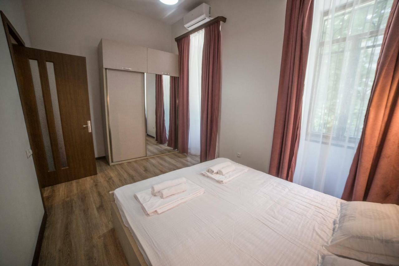 Your Apartment In This City N2 트빌리시 외부 사진