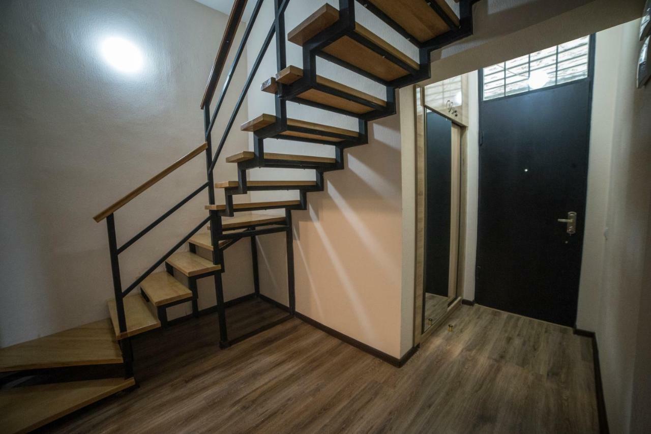 Your Apartment In This City N2 트빌리시 외부 사진
